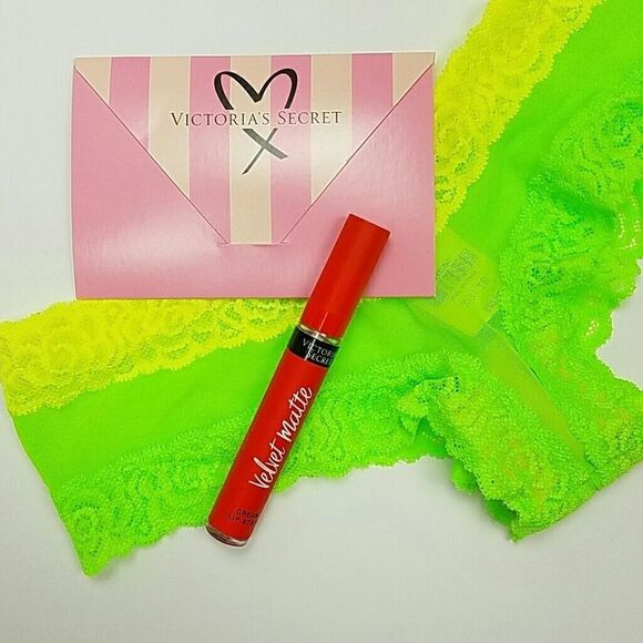 Victoria's Secret Velvet Matte Electric NWT - Picture 1 of 4